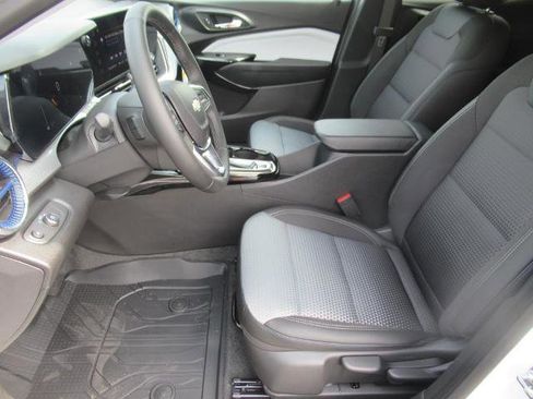 New 2025 Chevrolet Trax LT w/ Driver Confidence Package image 16