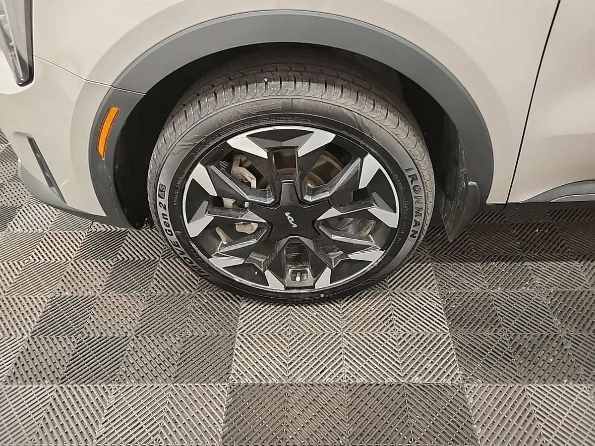 Used 2025 Kia Sorento X-Line EX AWD/4WD image 19