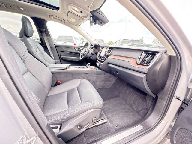 Used 2024 Volvo XC60 B5 Plus w/ Protection Package Premier AWD/4WD image 30