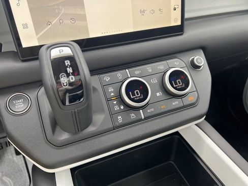 New 2025 Land Rover Defender 110 S image 18