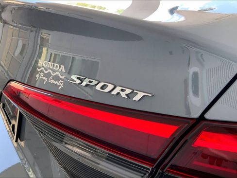 Used 2024 Honda Civic Sport image 10