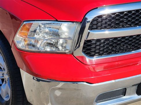 Used 2019 RAM 1500 Classic SLT image 9
