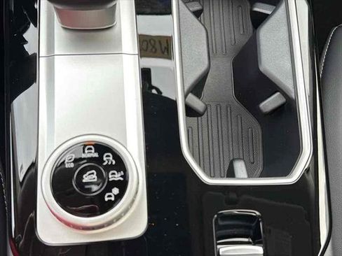 New 2026 Mitsubishi Outlander SE image 27