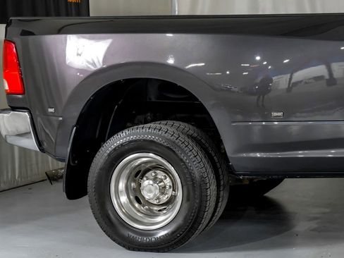 Used 2015 RAM 3500 Tradesman w/ Chrome Appearance Group AWD/4WD image 6