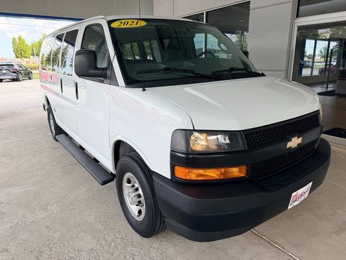 Used 2021 Chevrolet Express 2500 LS w/ Driver Convenience Package RWD image 5