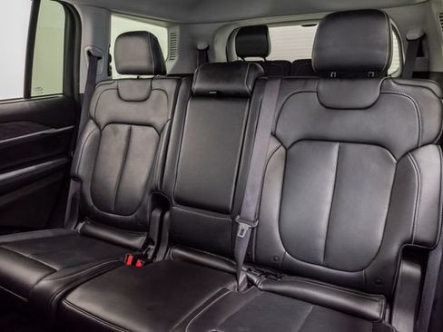 Used 2022 Jeep Grand Cherokee L Limited w/ Luxury Tech Group II AWD/4WD image 28