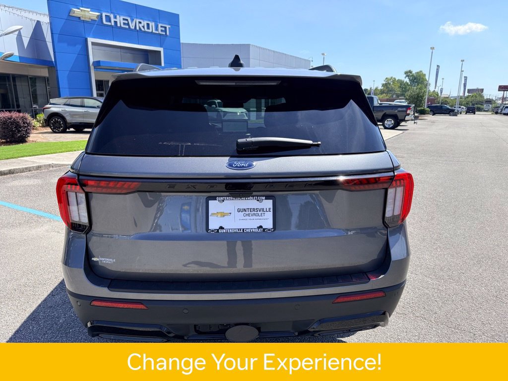 Used 2026 Ford Explorer ST-Line w/ ST-Line Street Pack RWD image 5