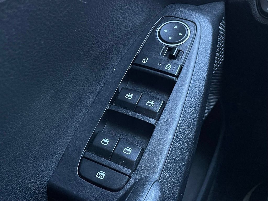 Used 2023 Kia Seltos LX AWD/4WD image 12