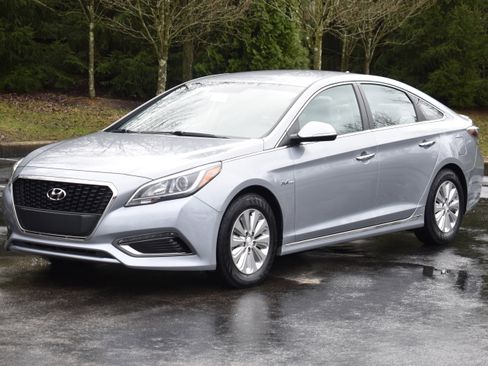 Used 2017 Hyundai Sonata SE image 3