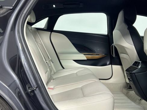 Used 2024 Lucid Air Pure RWD image 13