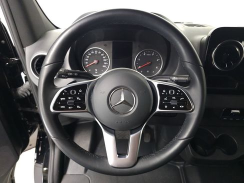 Used 2024 Mercedes-Benz Sprinter 2500 image 11