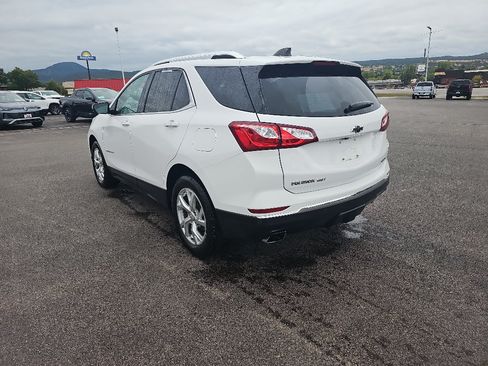 Used 2018 Chevrolet Equinox LT AWD/4WD image 2