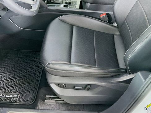 Used 2022 Volkswagen Atlas SE image 21