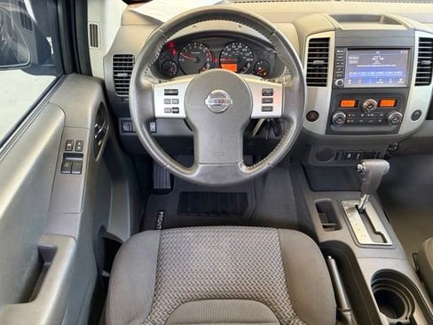 Used 2019 Nissan Frontier SV w/ Value Truck Package RWD image 11