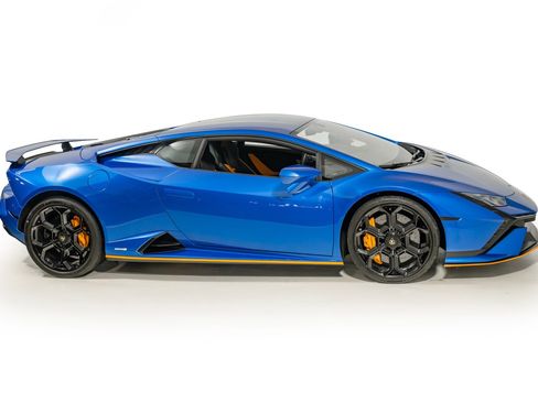 Used 2023 Lamborghini Huracan Tecnica image 8