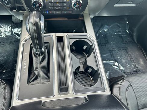 Used 2017 Ford F150 Lariat w/ Equipment Group 502A Luxury AWD/4WD image 26