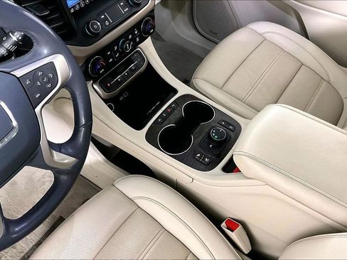 Used 2021 GMC Acadia Denali w/ Denali Technology Package image 17