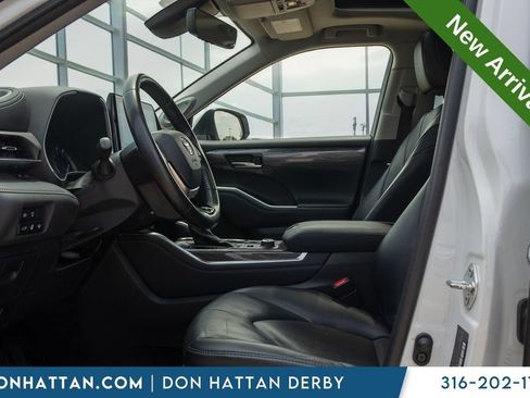 Used 2022 Toyota Highlander Limited AWD/4WD image 3