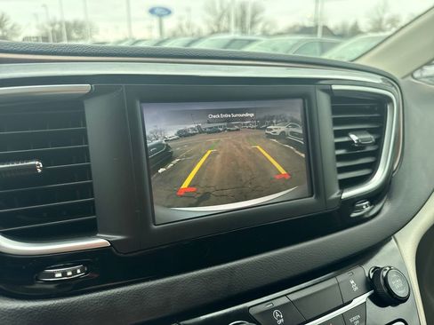 Used 2023 Chrysler Voyager LX image 31