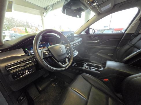 Used 2023 Lincoln Corsair AWD w/ Equipment Group 101A image 10