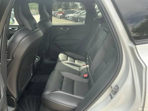 Used 2021 Volvo XC60 T6 R-Design w/ Advanced Package AWD/4WD image 24