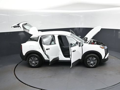 Used 2025 Nissan Kicks S AWD/4WD image 50