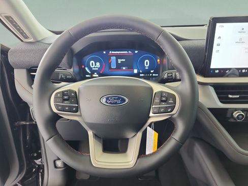 New 2026 Ford Explorer Active RWD image 9