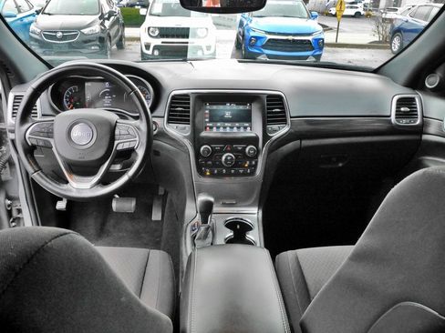 Used 2021 Jeep Grand Cherokee Freedom Edition image 19