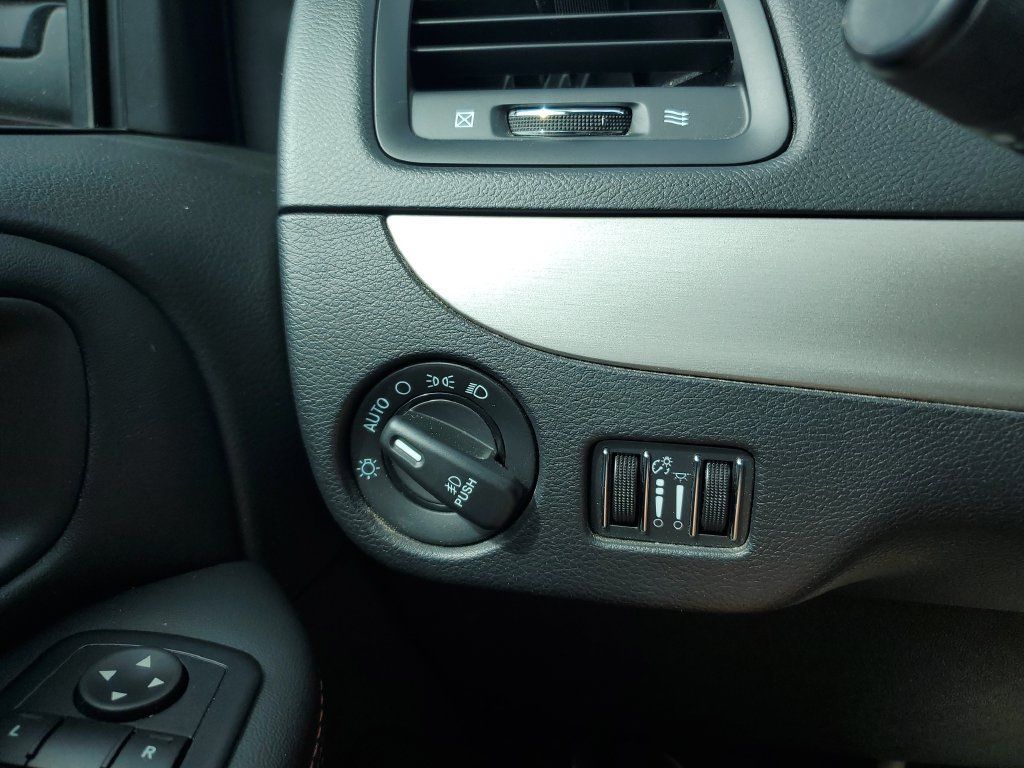 Certified 2016 Dodge Grand Caravan R/T w/ Mopar Premium Addition Group FWD image 22