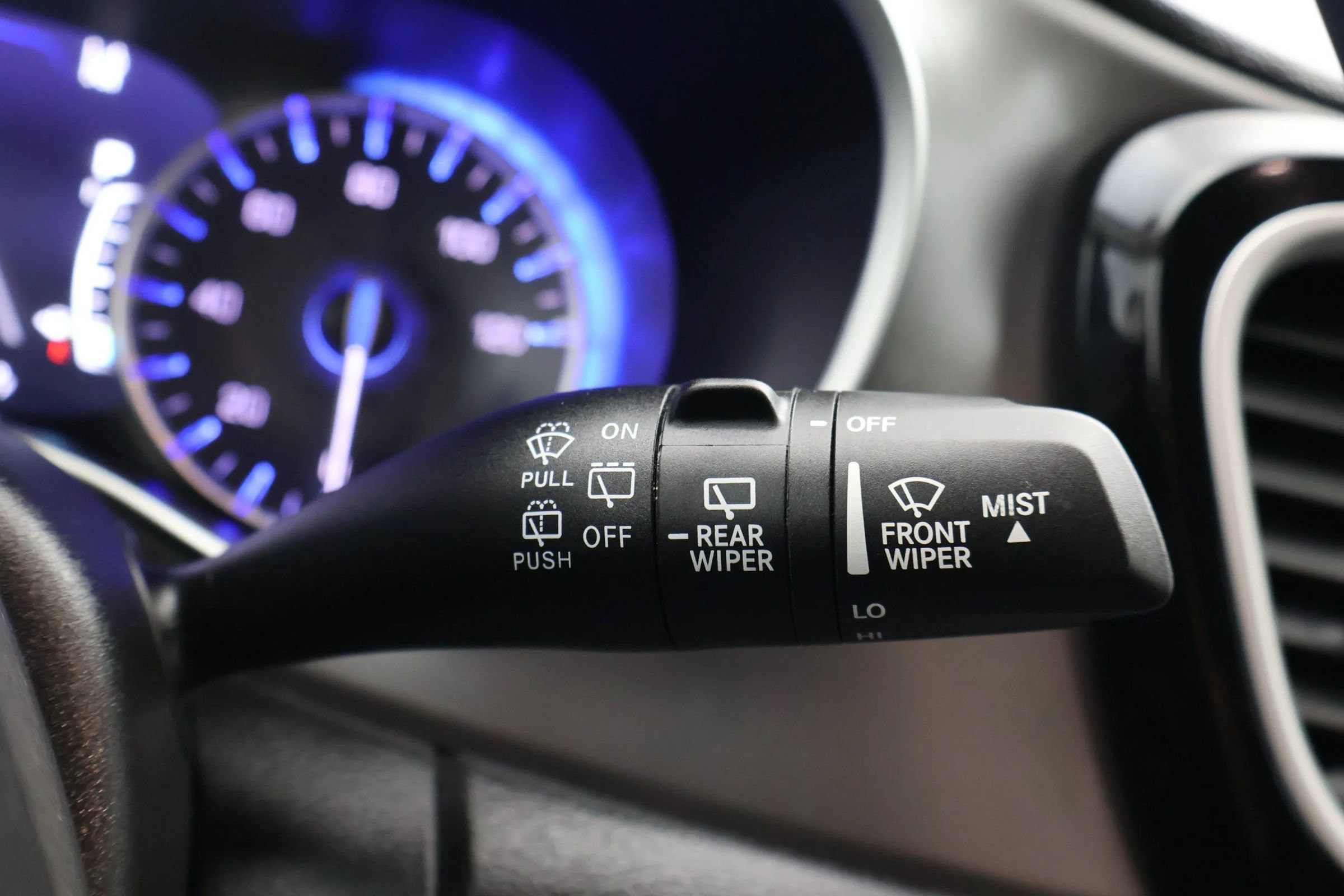 Used 2024 Chrysler Pacifica Touring-L FWD image 26