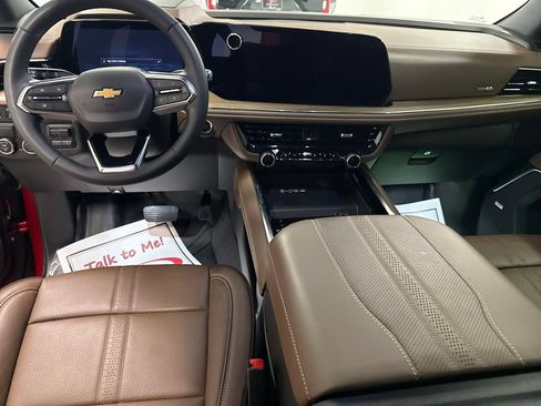 Used 2025 Chevrolet Tahoe High Country RWD image 14