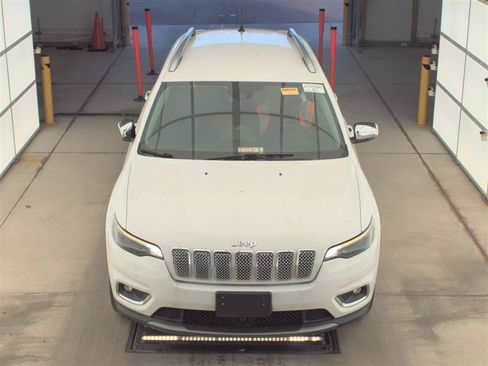 Used 2019 Jeep Cherokee Limited w/ Luxury Group AWD/4WD image 2