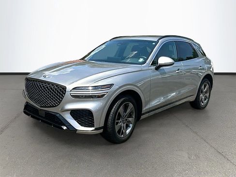 Used 2022 Genesis GV70 3.5T Sport AWD/4WD image 3