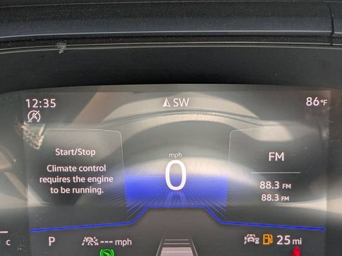 Used 2024 Volkswagen Taos SE w/ Panoramic Sunroof Package FWD image 25