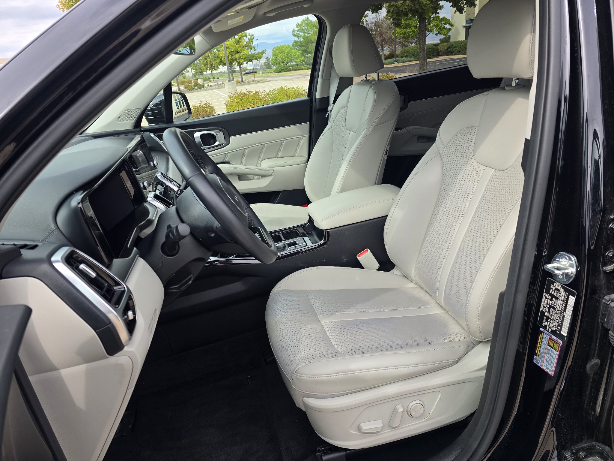 Used 2023 Kia Sorento SX AWD/4WD image 14