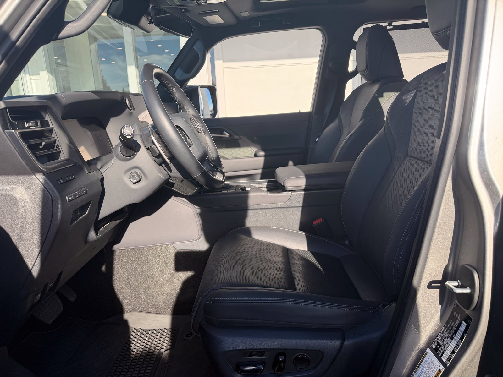Used 2024 Lexus GX 550 AWD/4WD image 15
