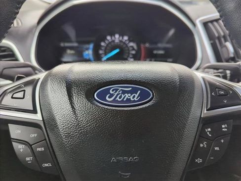 Certified 2018 Ford Edge Titanium w/ Technology Package image 20
