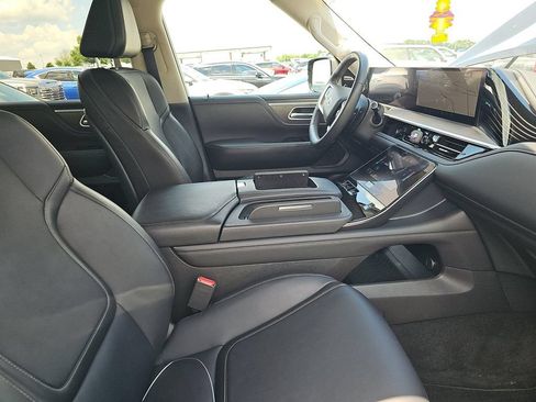 Used 2025 INFINITI QX80 Pure RWD image 8