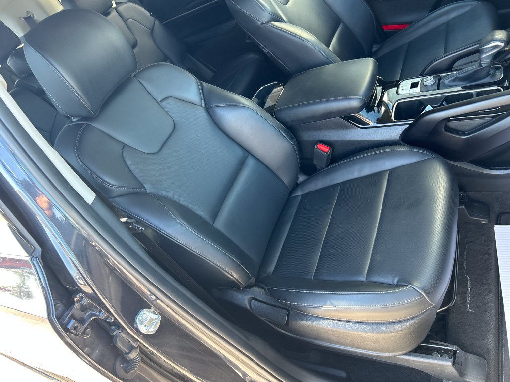 Used 2025 Kia Telluride LX FWD image 24