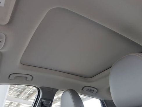 Used 2022 Chevrolet Bolt EUV Premier w/ Sun & Sound Package image 25