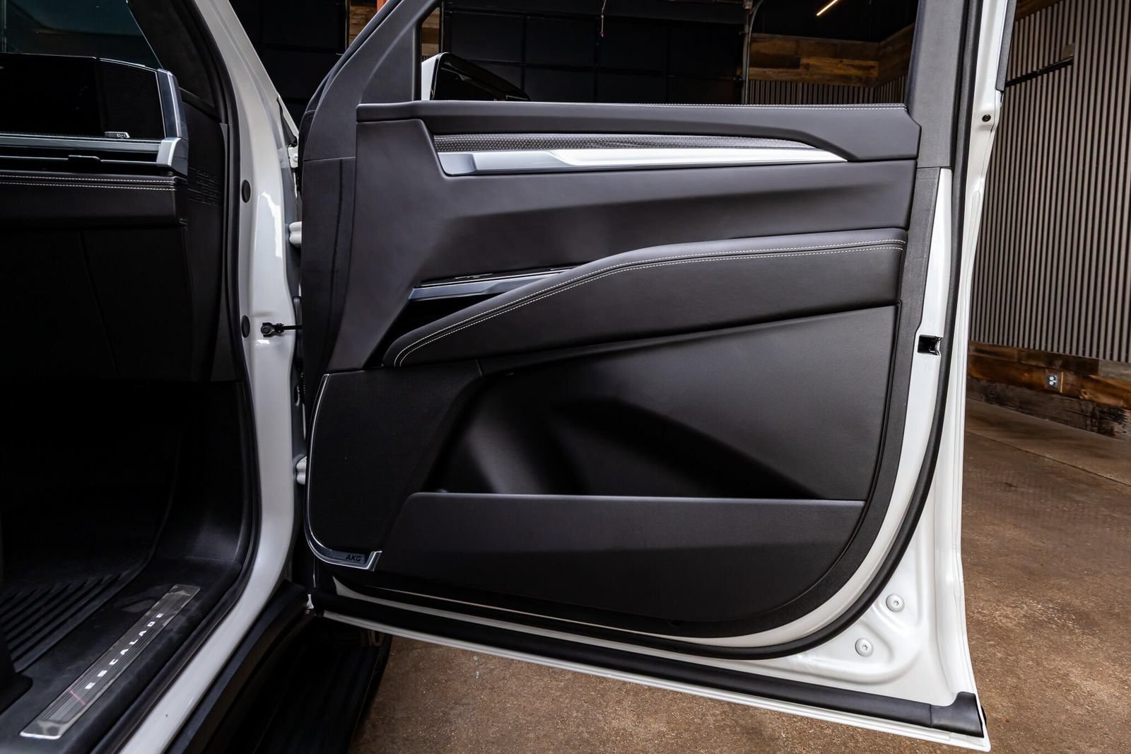 Used 2025 Cadillac Escalade V AWD/4WD image 38