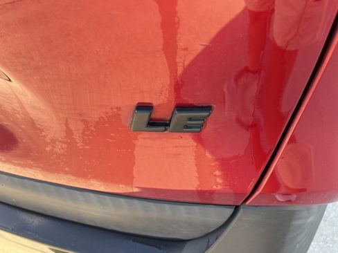 Used 2021 Toyota RAV4 LE image 6