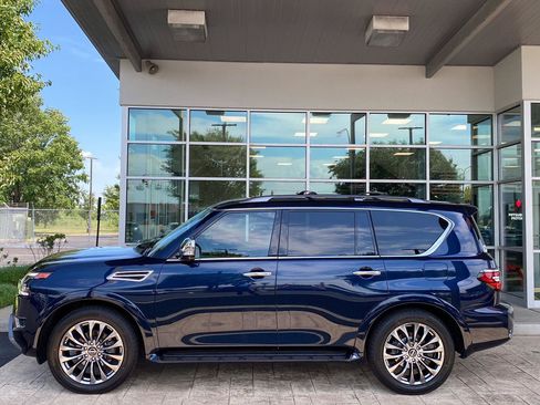 Used 2023 Nissan Armada Platinum w/ Cargo Package AWD/4WD image 4