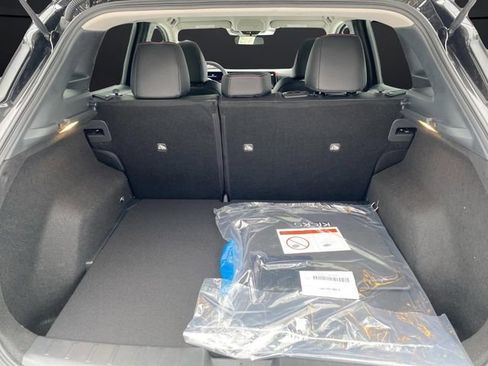 Certified 2025 Nissan Kicks SR image 12