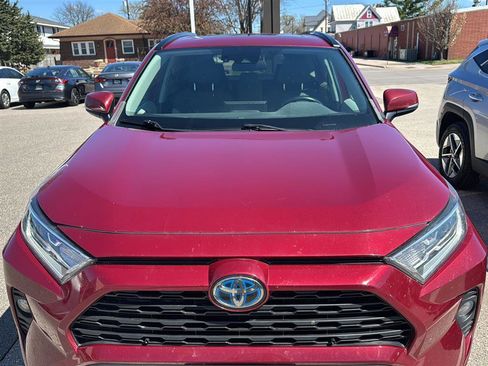 Used 2020 Toyota RAV4 XLE w/ Convenience Package image 2