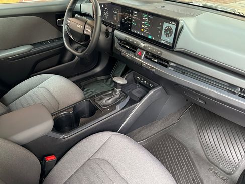 Certified 2025 Kia K4 EX image 15