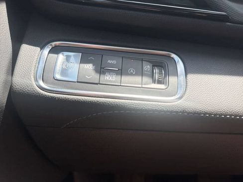 Used 2025 Buick Enclave Preferred AWD/4WD image 34