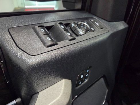 Used 2022 Ford F250 Lariat w/ Lariat Ultimate Package AWD/4WD image 36