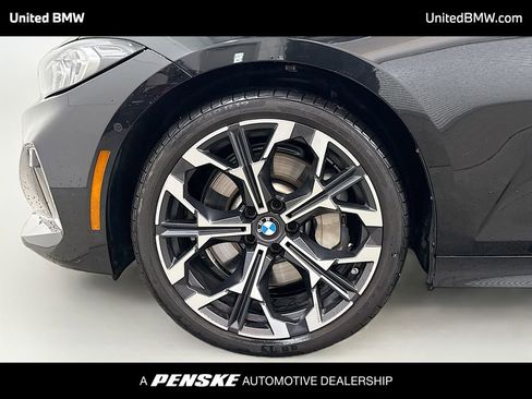 Used 2025 BMW 330i Sedan image 2