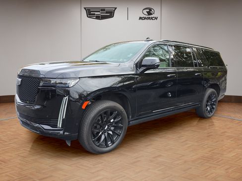 Used 2023 Cadillac Escalade ESV Sport Platinum w/ LPO, ONYX Package AWD/4WD image 1